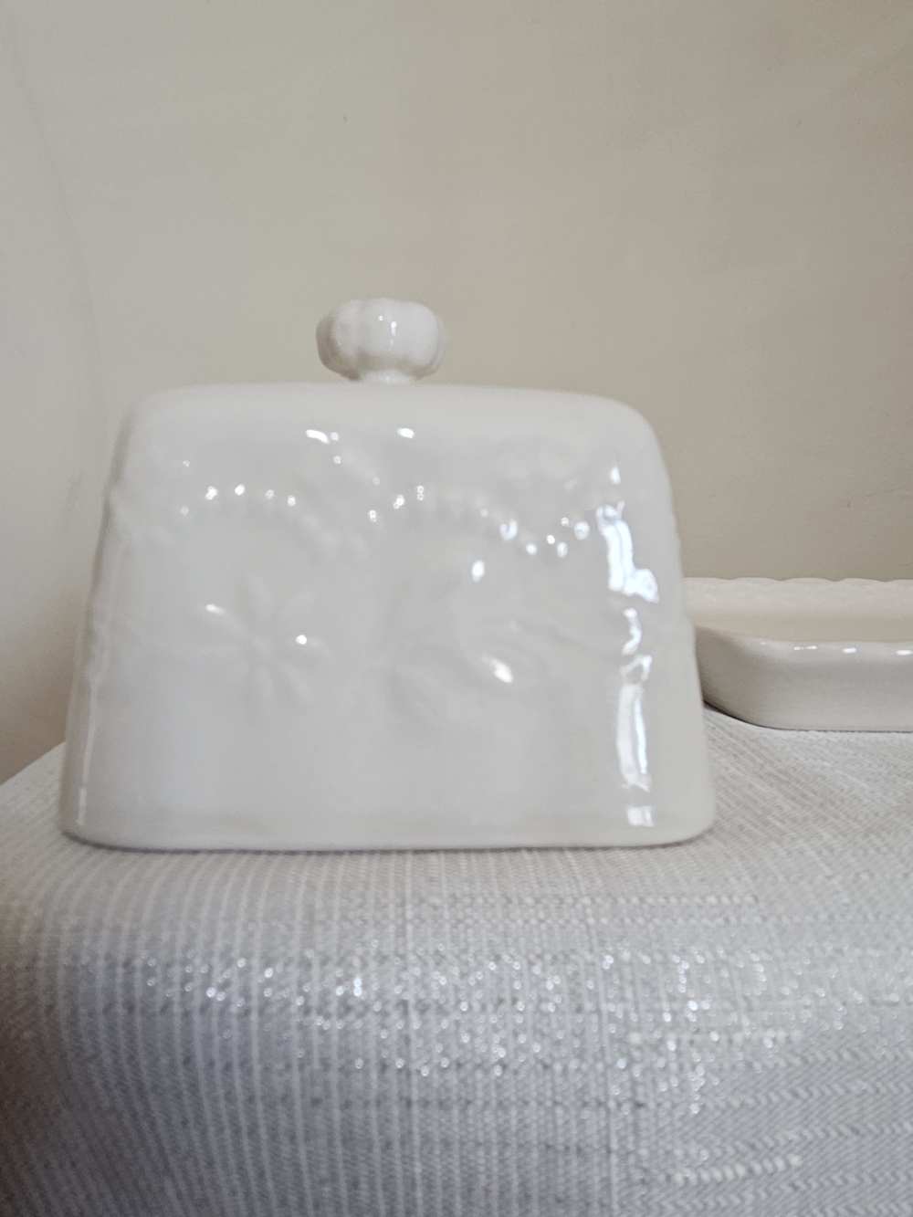 The Pioneer Woman Ceramic Covered Butter Dish with Floral Motif - Picture 3 of 8